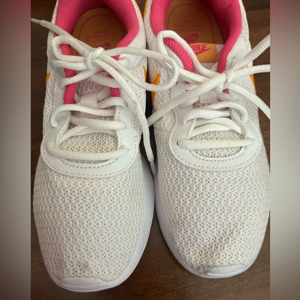 Nike Shoes - Picture 4 of 4